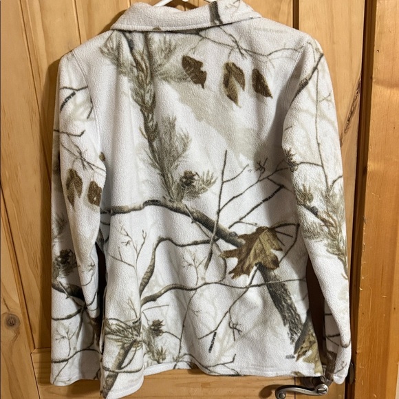 Realtree APS Camo Fleece with Pink Accents - Picture 4 of 5